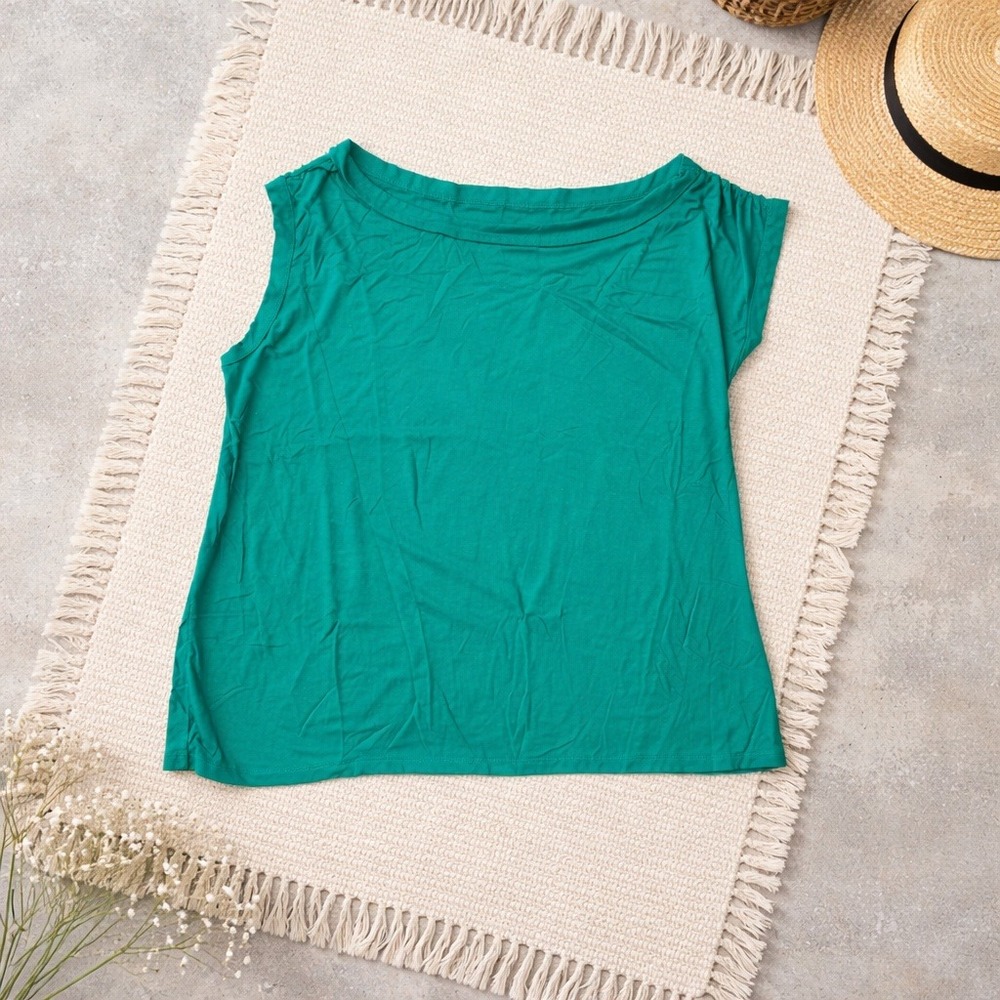 Torrid 3 Super Soft Knits Slub Top 1 Short Sleeve 1 Sleeve Rouched Green‎ 3X